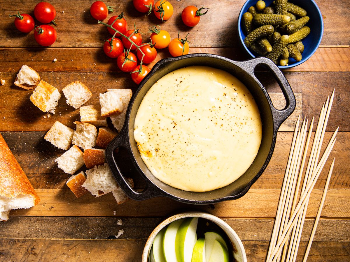 Best Cheese Fondue Recipe - How To Make Cheese Fondue