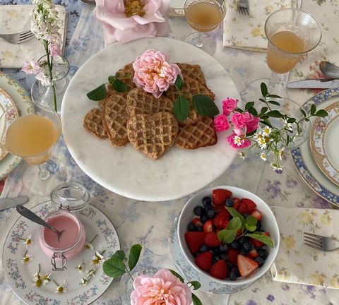 rebecca hessel cohen mother's day table