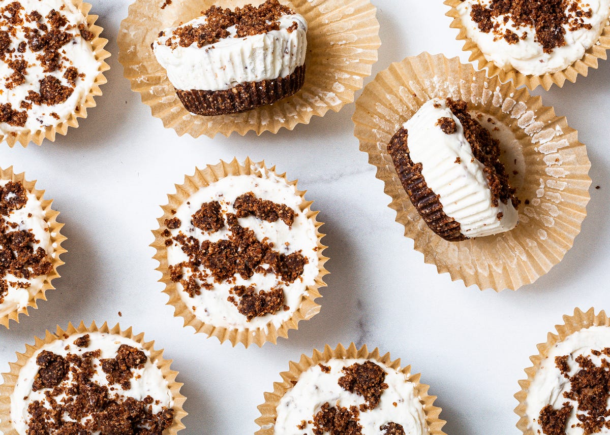 preview for Cookies & Cream Fat Bombs Is The Perfect No Bake, Gluten-Free Treat