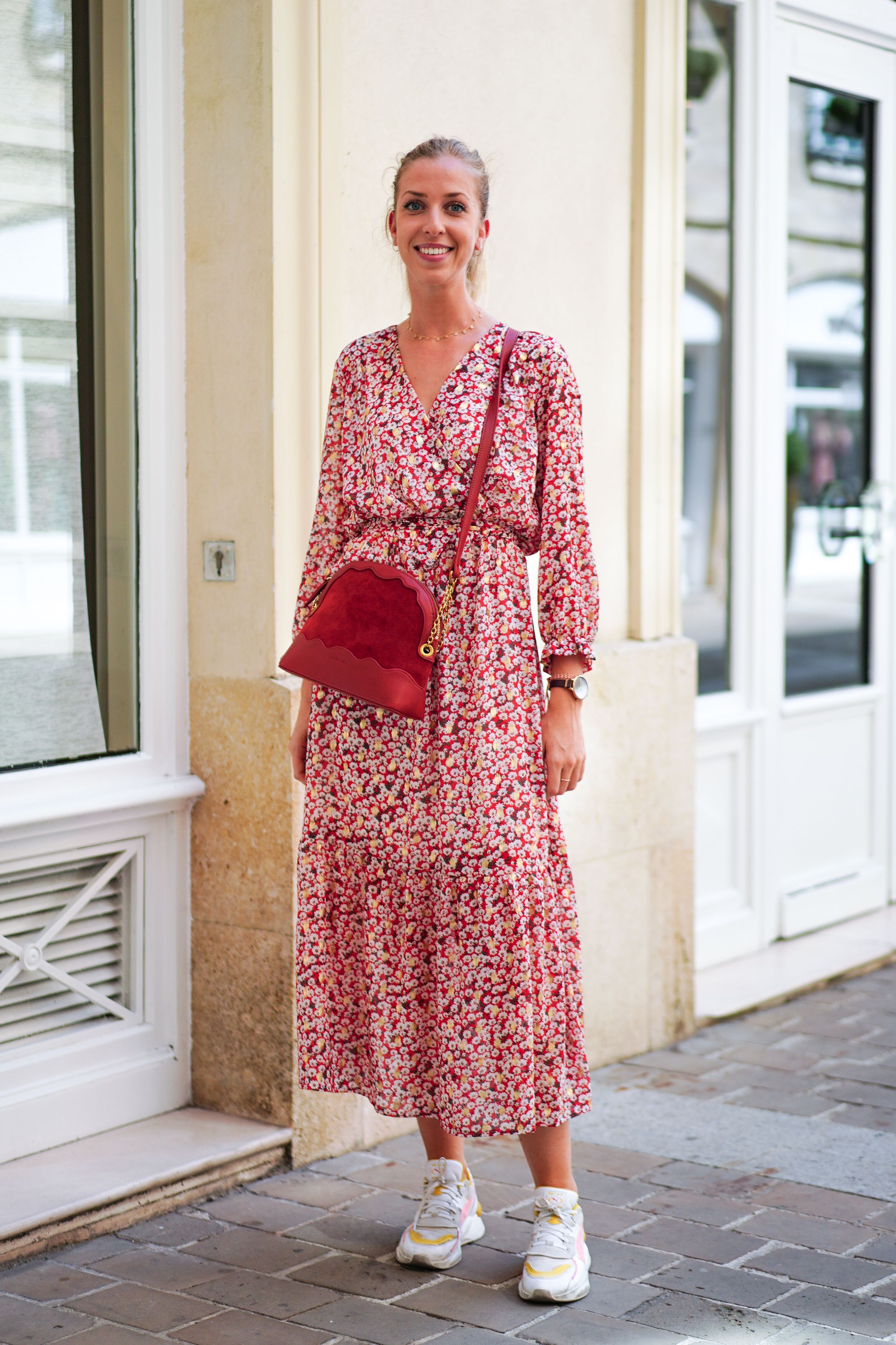 今年も話題の パリ最新情報「パリジェンヌの夏の装いは、一枚で着映え
