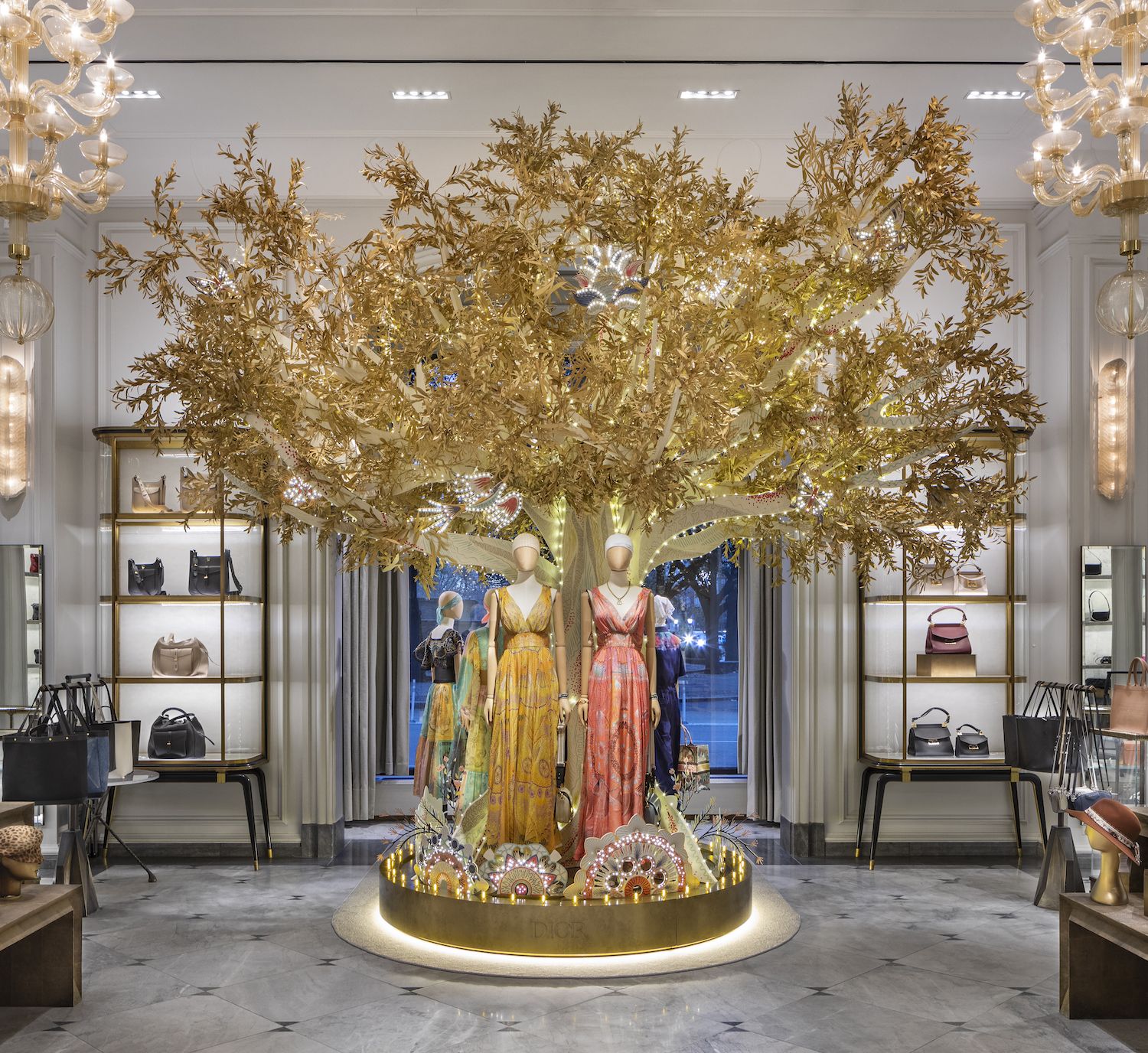 Store Windows, Louis Vuitton - Holiday House 2021