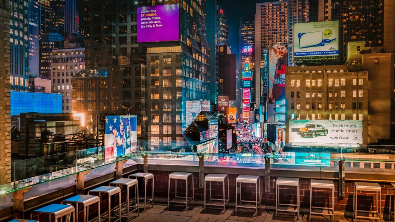 7 Best Rooftop Bars at Lower East Side NYC [2023 UPDATE]