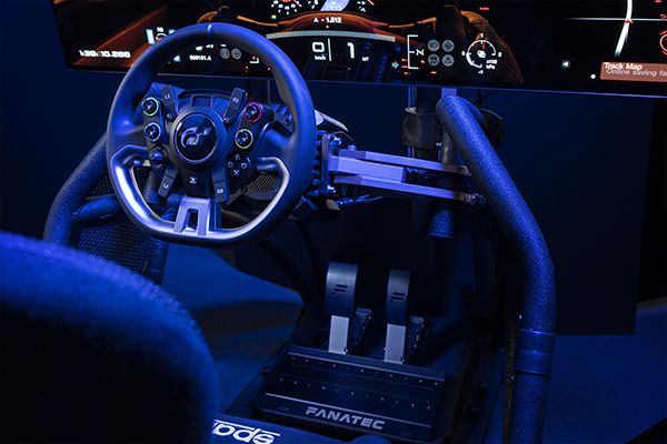 fanatec direct drive sim racing wheel