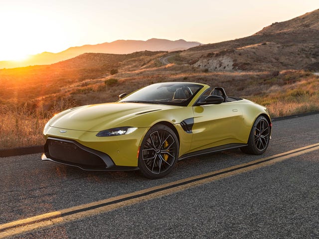 2021 aston martin vantage roadster front