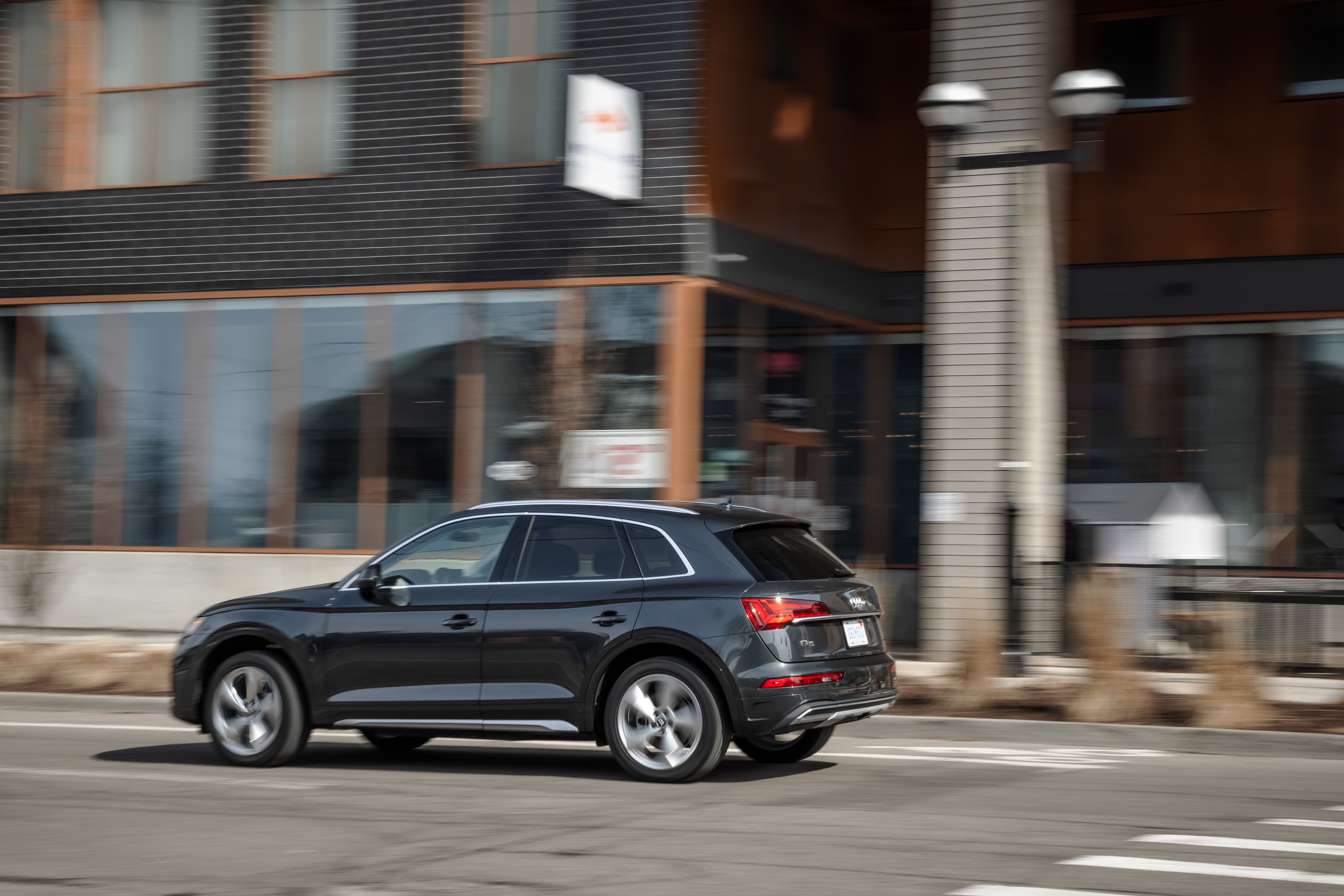 2021 Audi Q5 / Q5 Sportback Review, Pricing, and Specs
