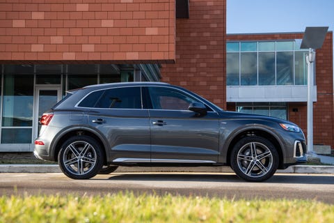 View Photos of the 2021 Audi Q5 Plug-In Hybrid