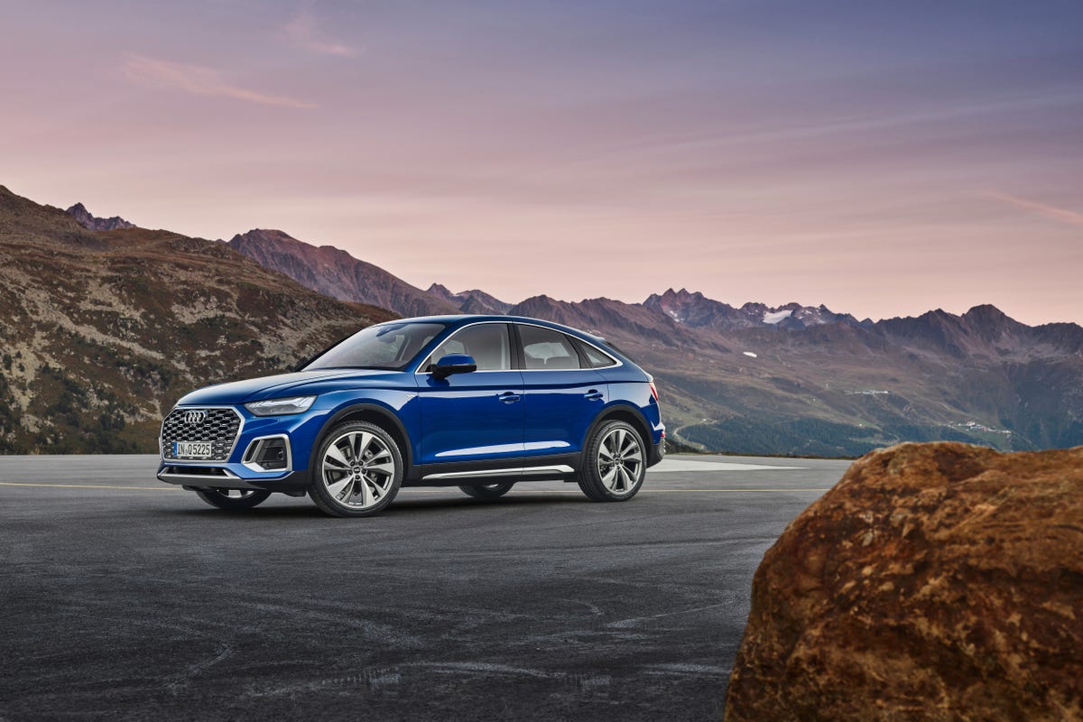 View Photos of the 2021 Audi Q5 Sportback