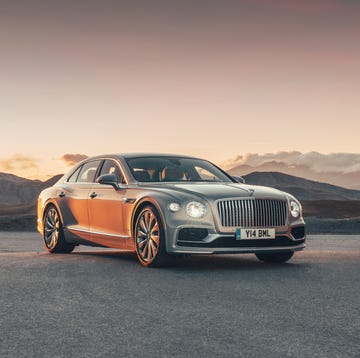 2021 bentley flying spur front