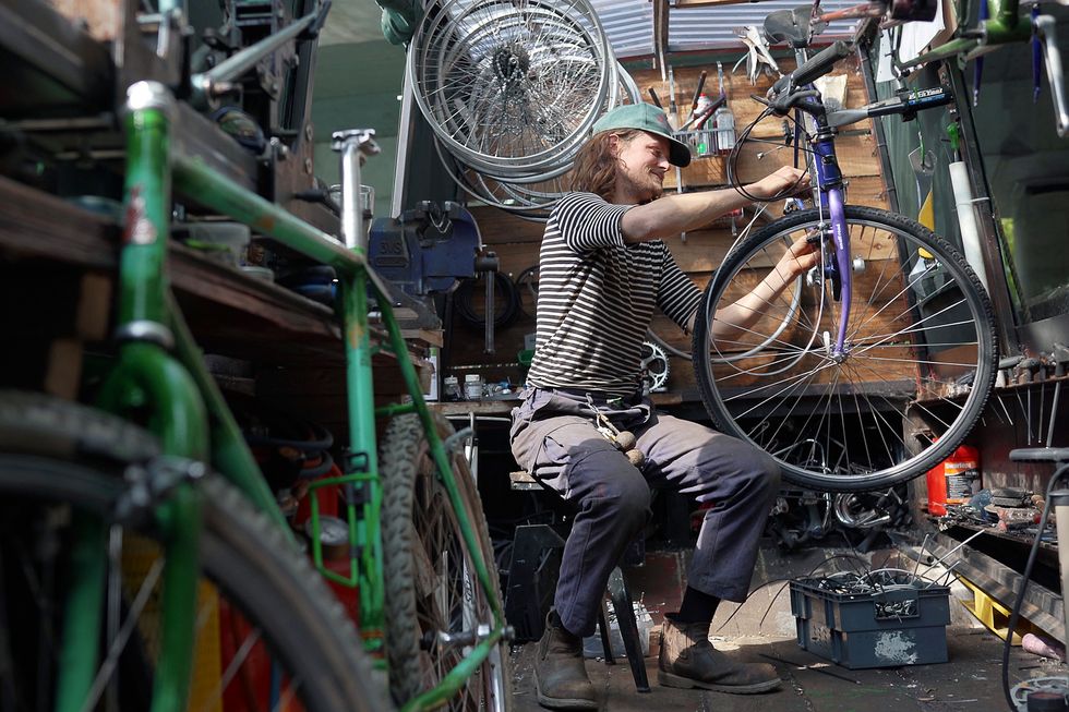sam skinner floating bike repairs