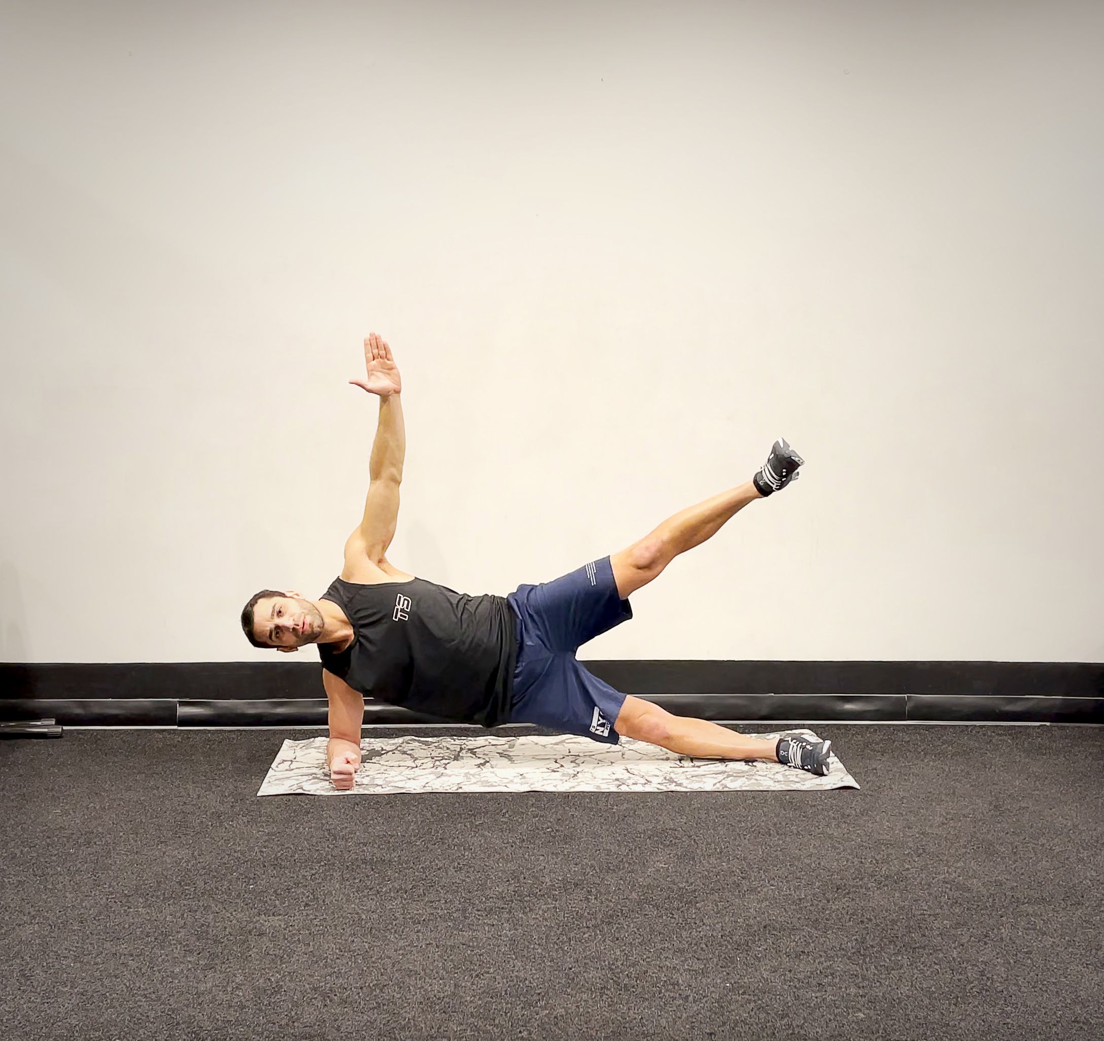 5 Not-So-Intense Variations For Side Plank - Yoga Journal