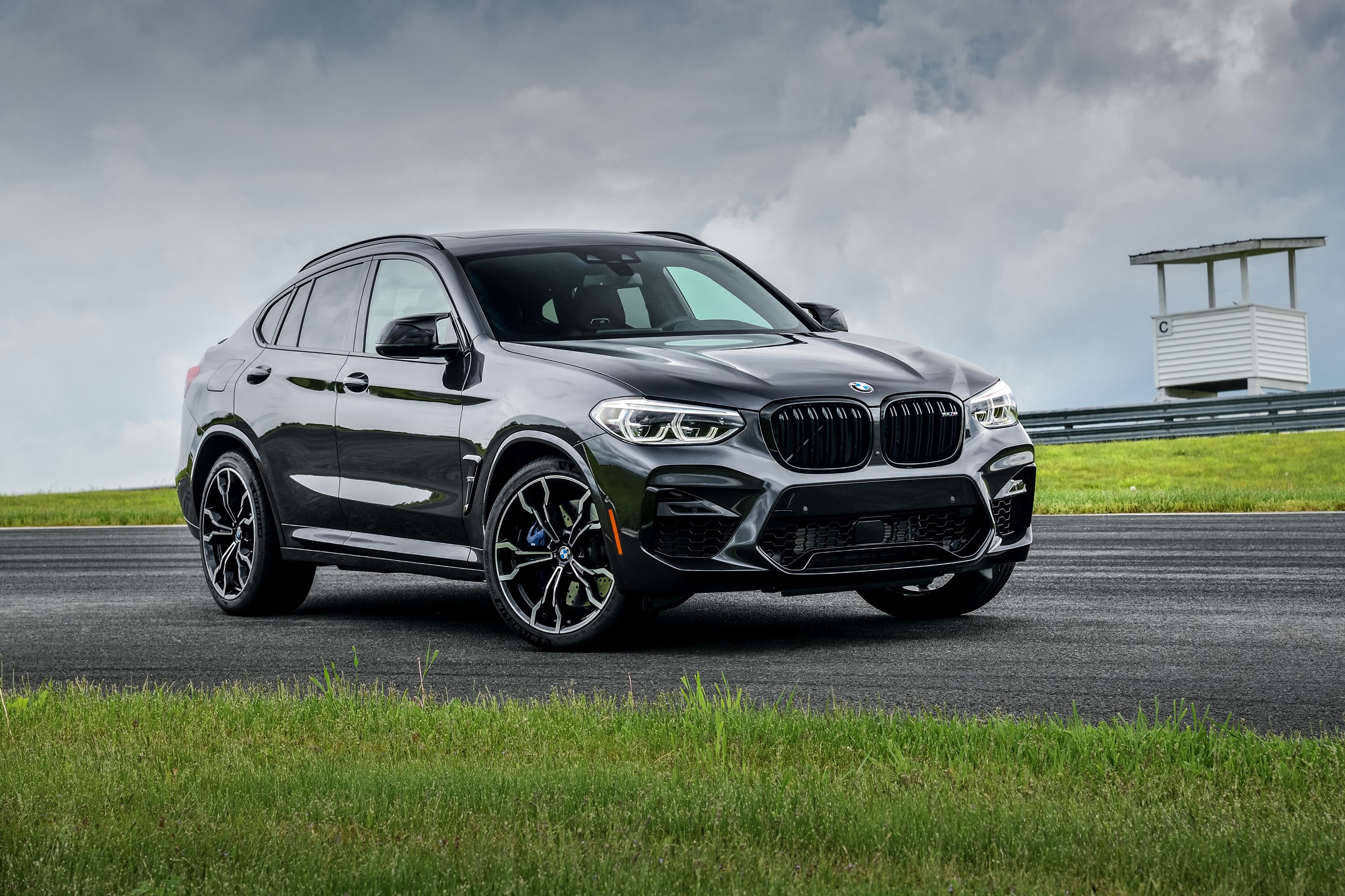 2017 BMW X4 Specs, Price, MPG & Reviews