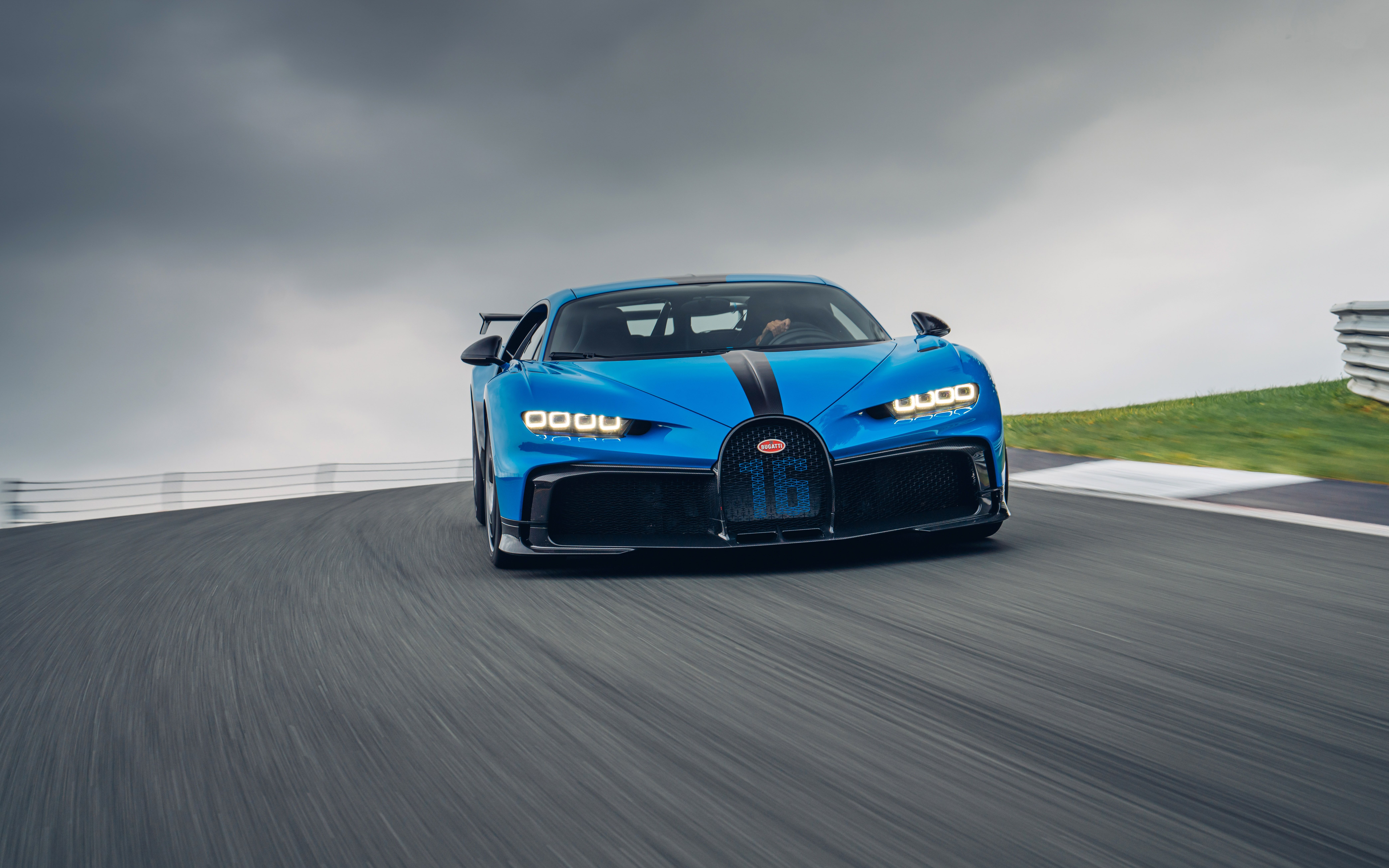 Bugatti Chiron Pur Sport Grand Prix has exceptional details