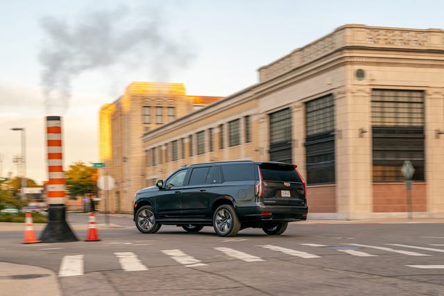 View Photos of the 2021 Cadillac Escalade ESV Sport Platinum