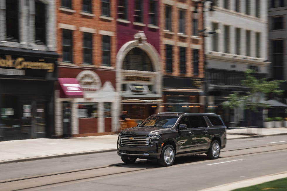 View Photos of the 2021 Chevrolet Suburban Duramax