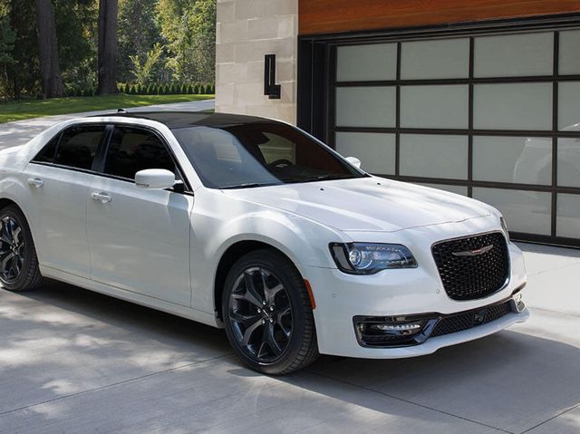 2021 Chrysler 300 Review Pricing And Specs