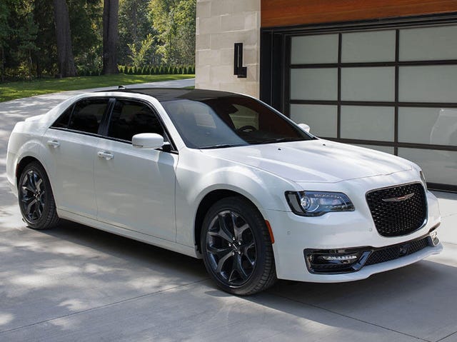 2021 chrysler 300 front