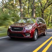 2021 chrysler pacifica awd front
