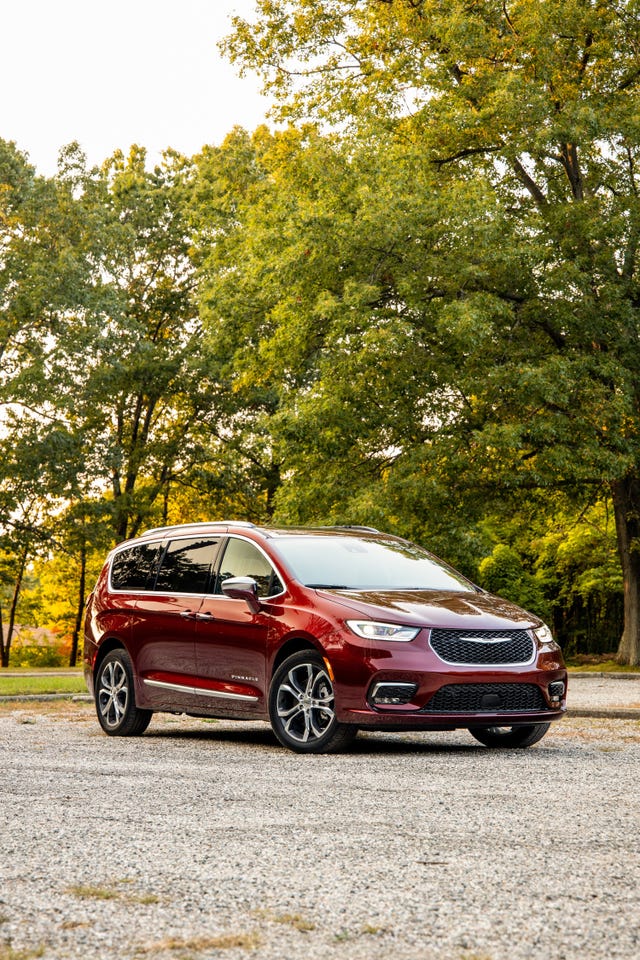 View Photos Of The 2021 Chrysler Pacifica Awd