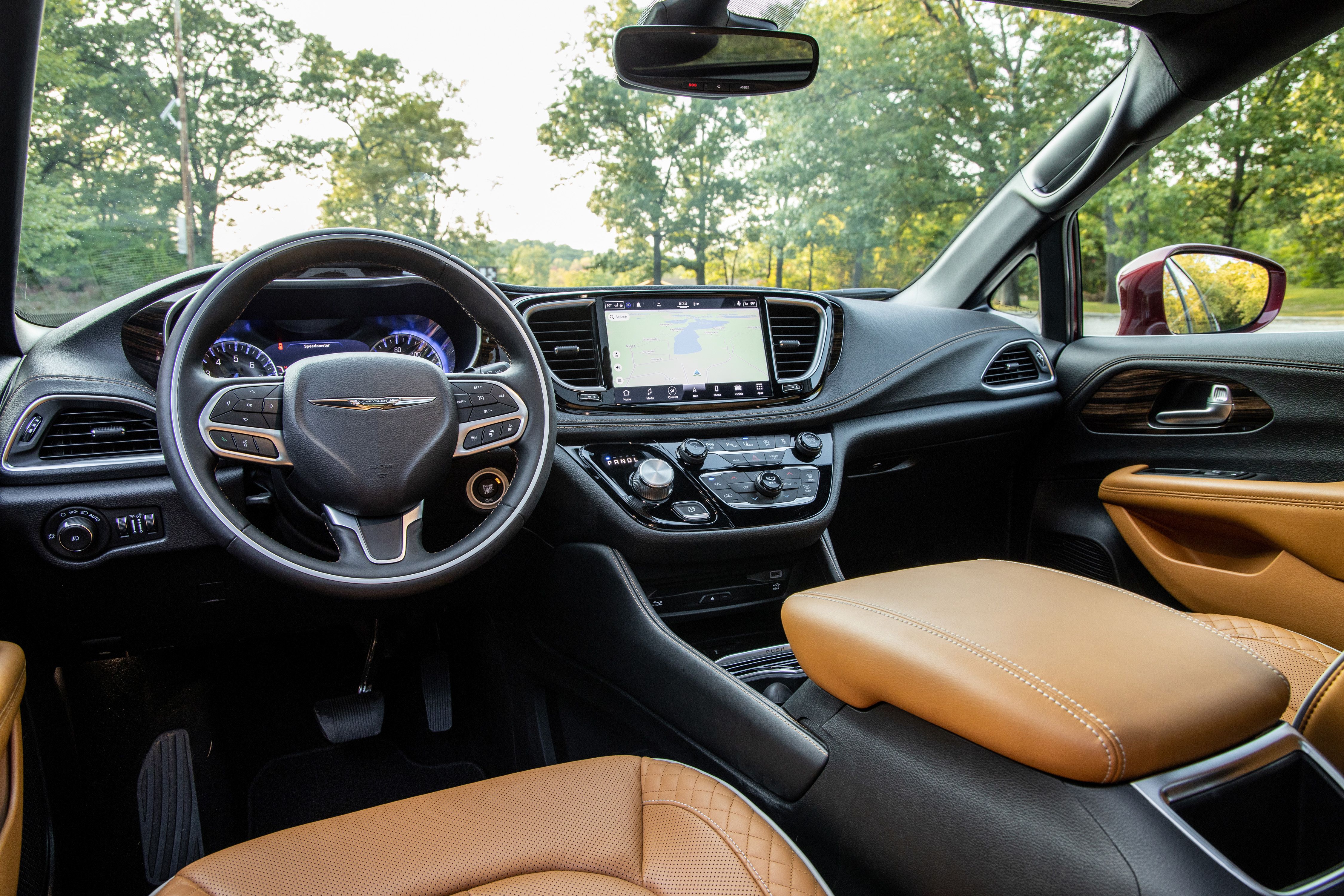 2023 Chrysler Pacifica Plug-In Hybrid Minivan