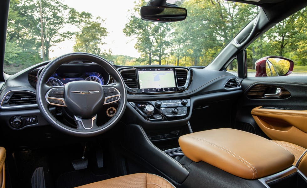 2023 chrysler pacifica awd interior