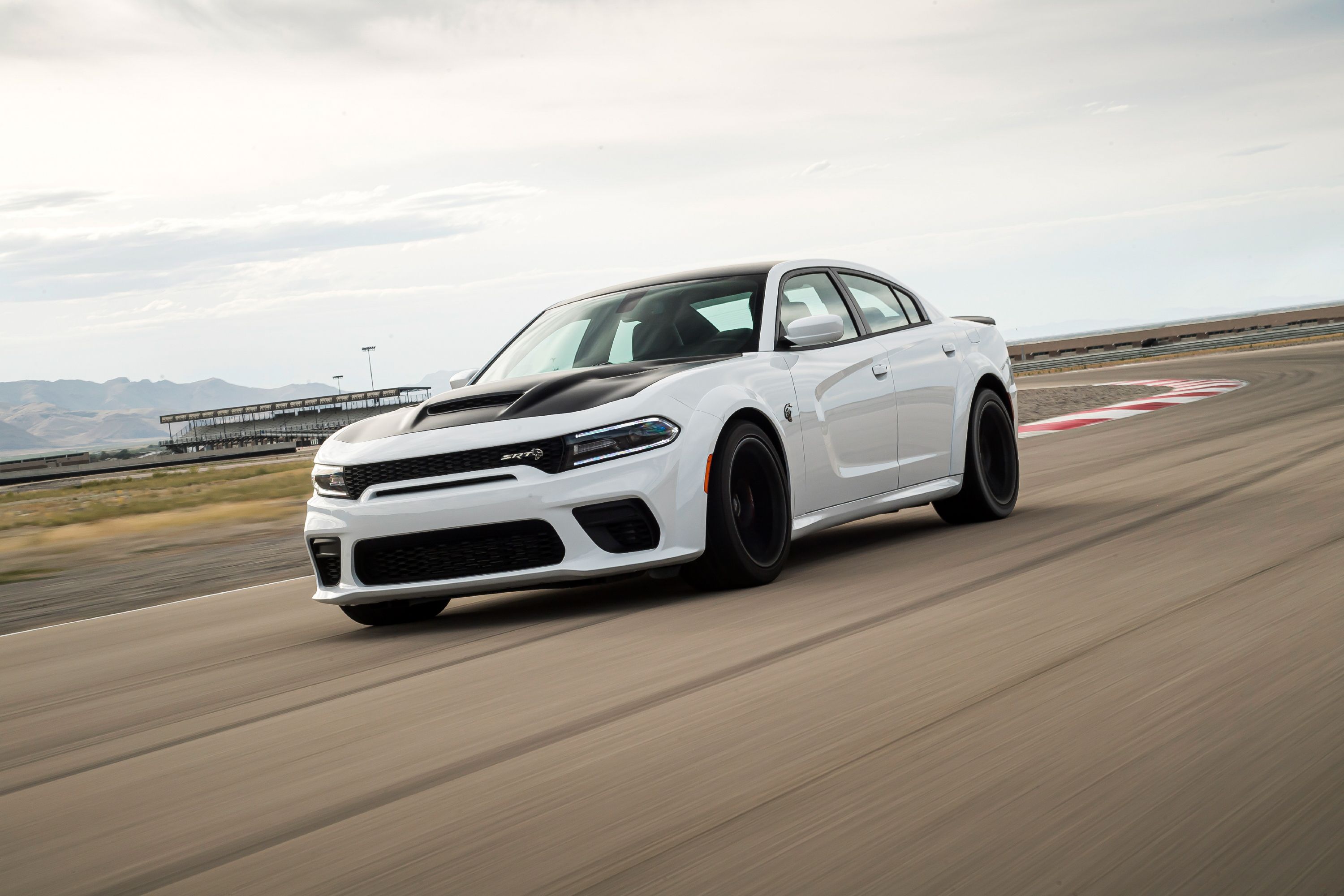 2014 Dodge Charger SRT Hellcat SRT8 4dr Sdn RWD Features and Specs