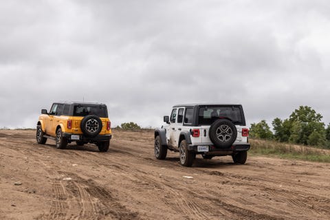 2021 Ford Bronco Outer Banks vs. Jeep Wrangler Unlimited Photos