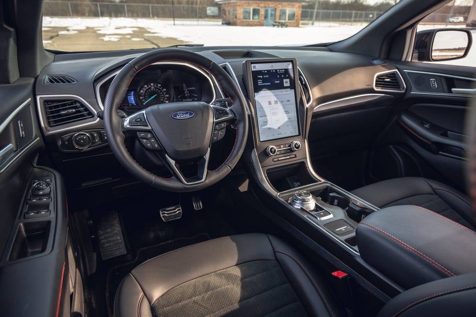 View Photos of the 2021 Ford Edge ST-Line