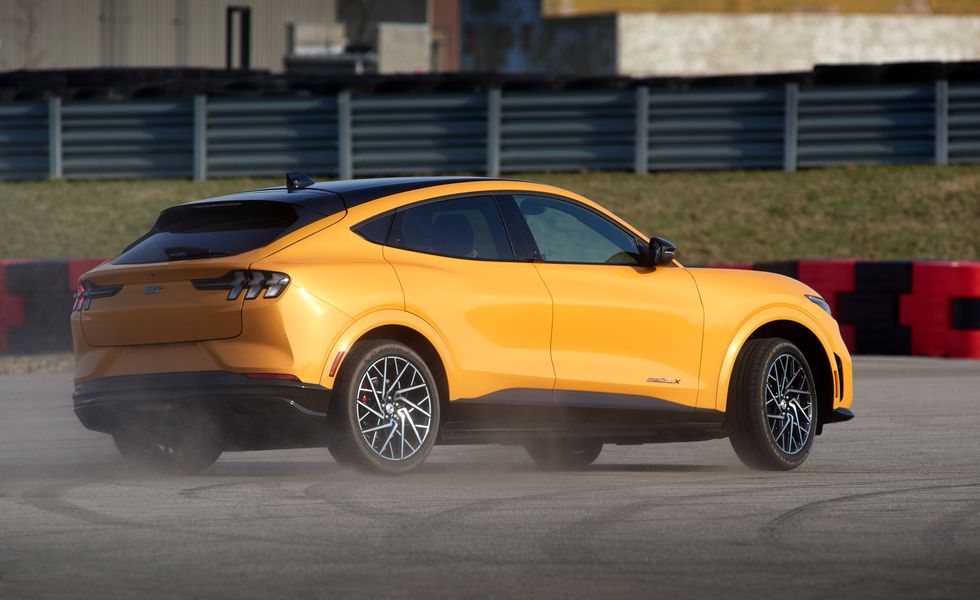 2021 ford mustang mache gt