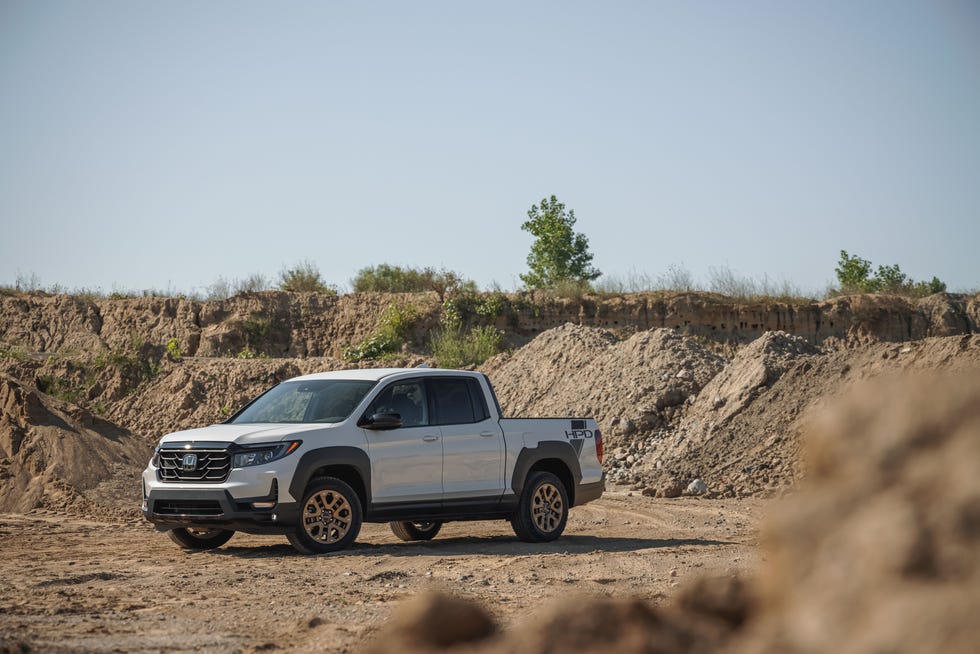 View Photos of the 2021 Honda Ridgeline HPD