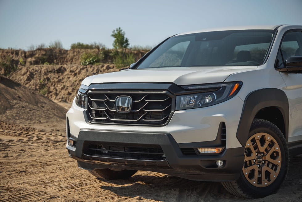 View Photos of the 2021 Honda Ridgeline HPD