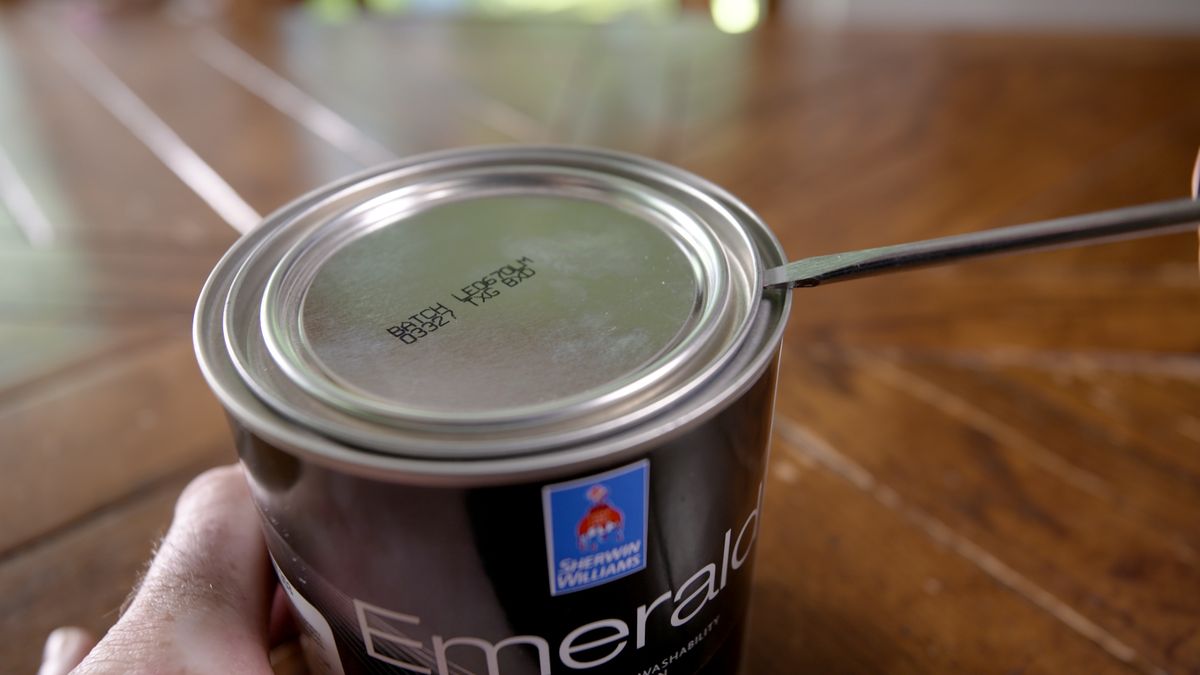 preview for How To Open Up a Paint Can Without the Mess