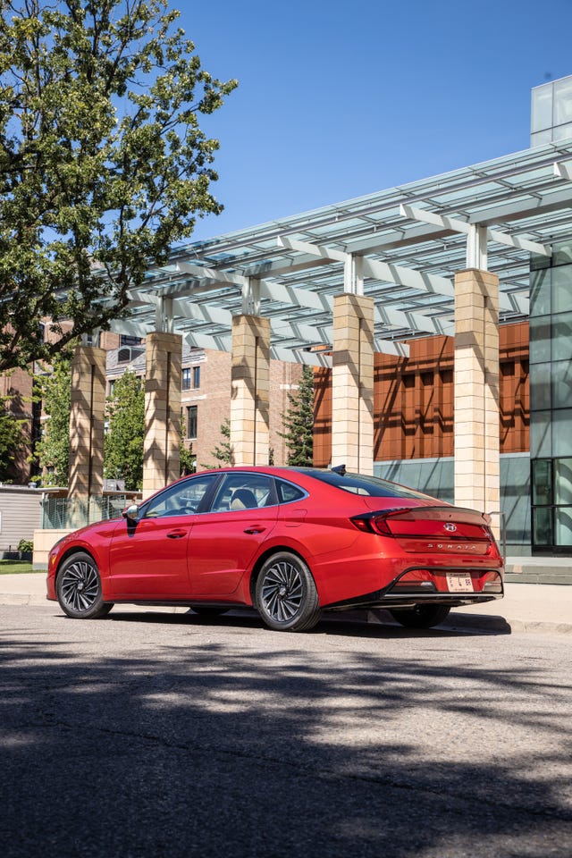 View Photos of the 2021 Hyundai Sonata Hybrid Limited