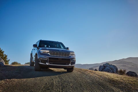 View Photos of the 2021 Jeep Grand Cherokee L