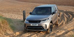 2021 land rover discovery front exterior