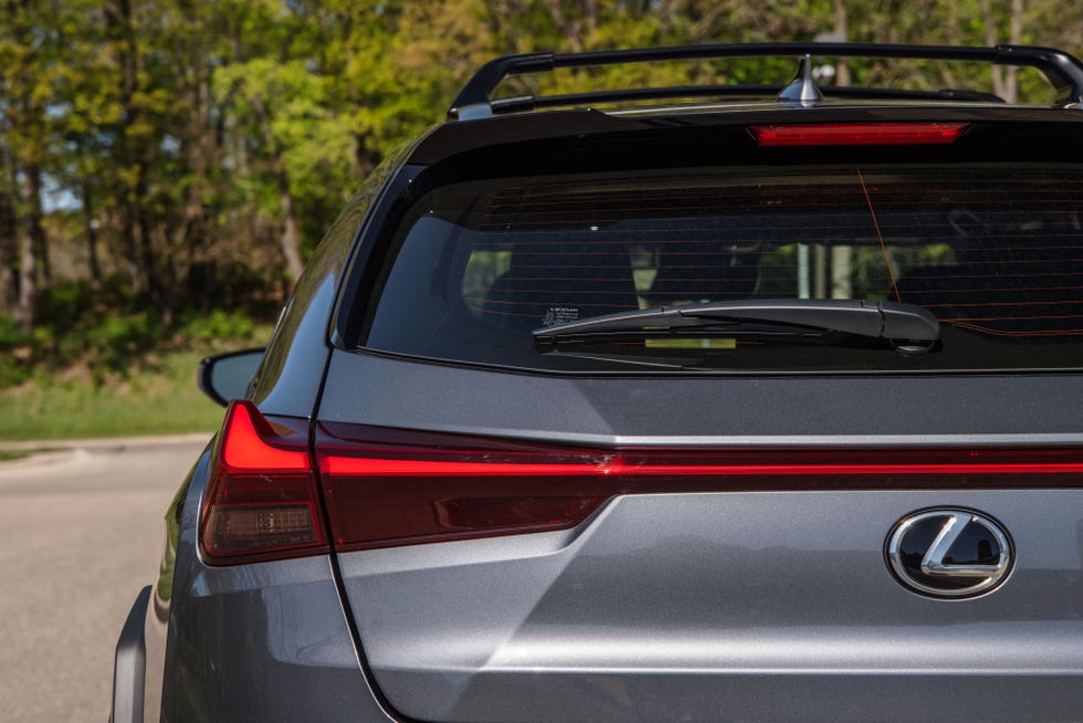 Trunk Ledge | Lexus UX 200 LUXURY 2021 Trunk Ledge | Lexus UX 200 LUXURY 2021