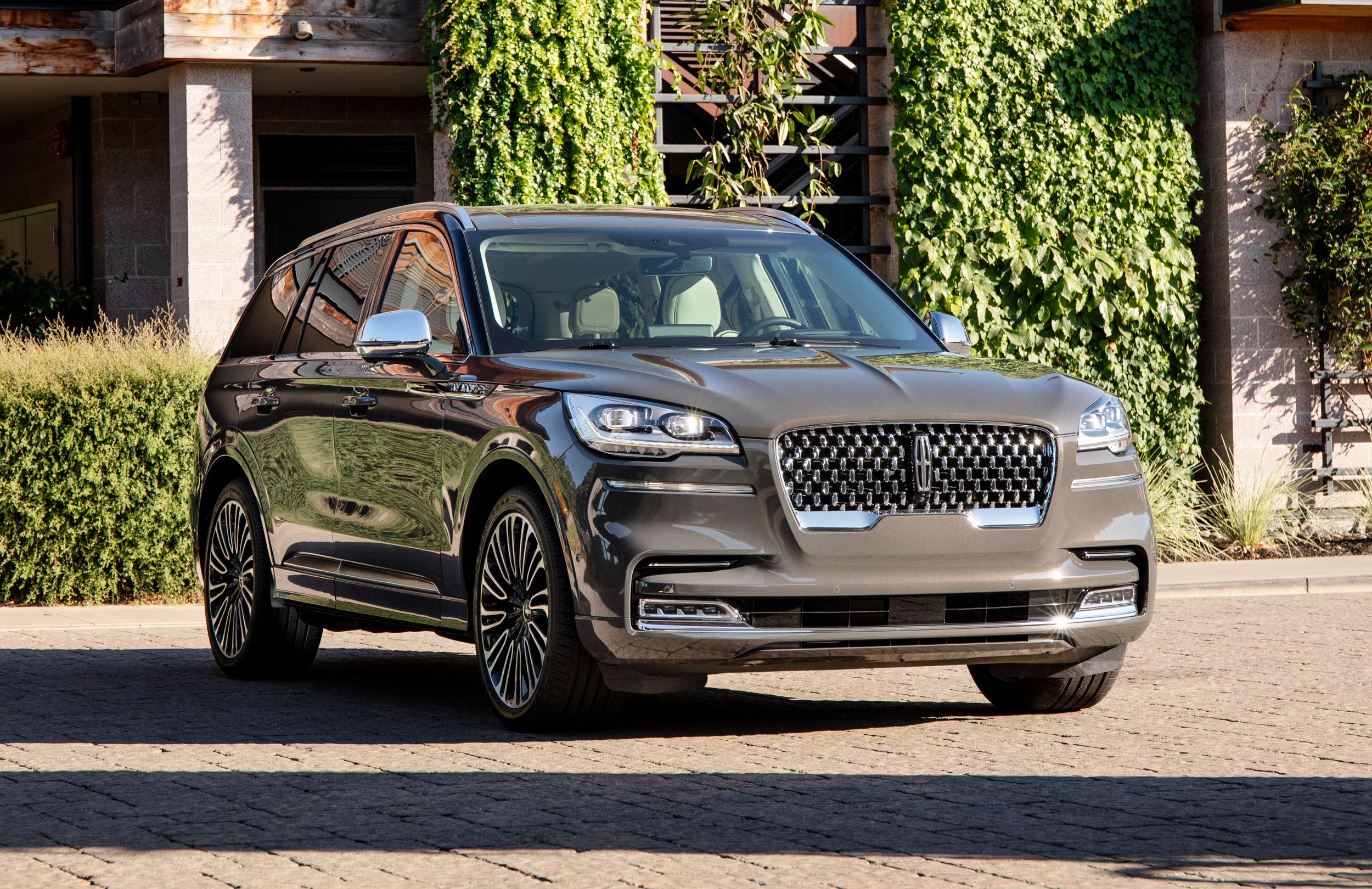 2019 Lincoln Nautilus Specs, Price, MPG & Reviews