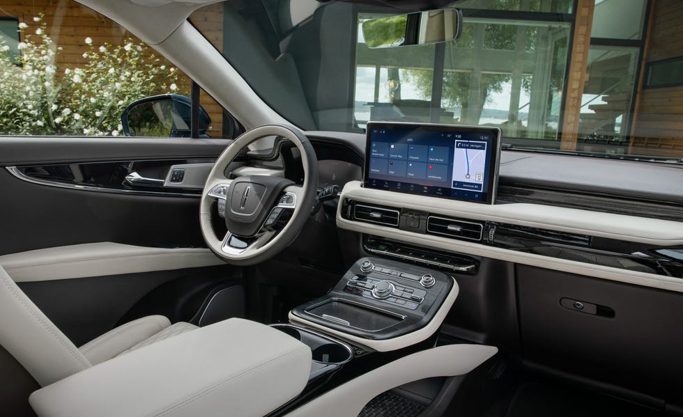 2023 lincoln nautilus interior