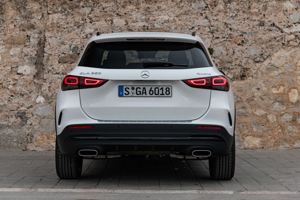 View Photos of the 2021 Mercedes-Benz GLA250