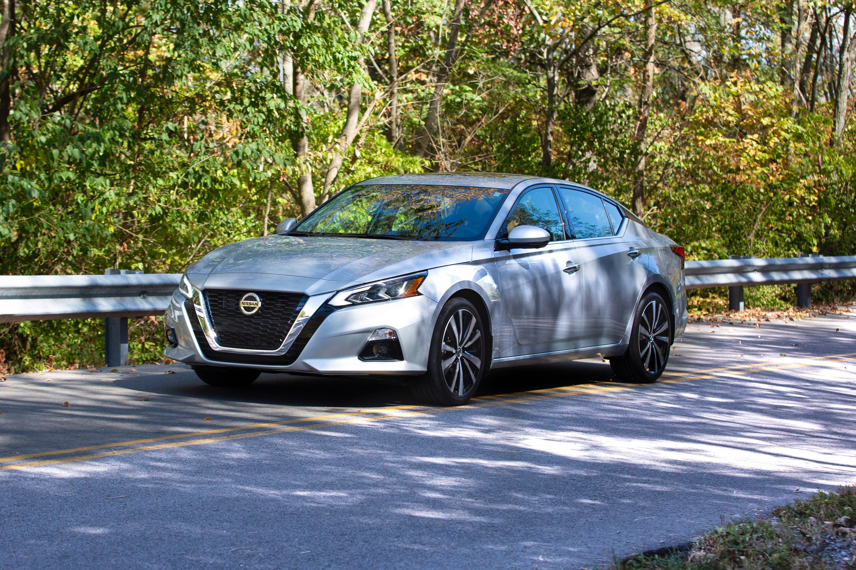 2019 Nissan Maxima review: The 'four-door sports car' that isn't - CNET
