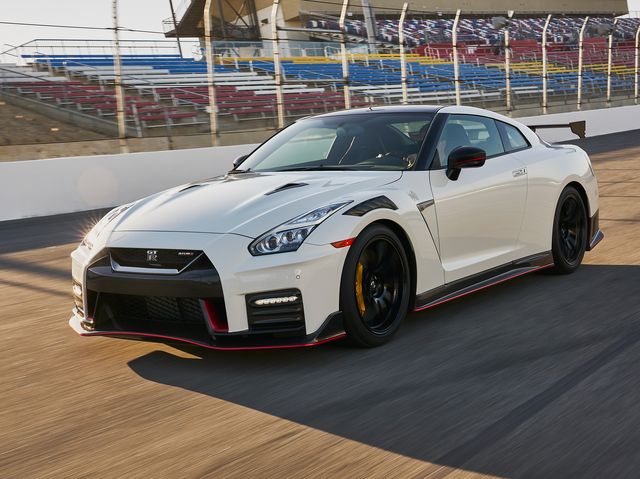 2021 nissan gt r front