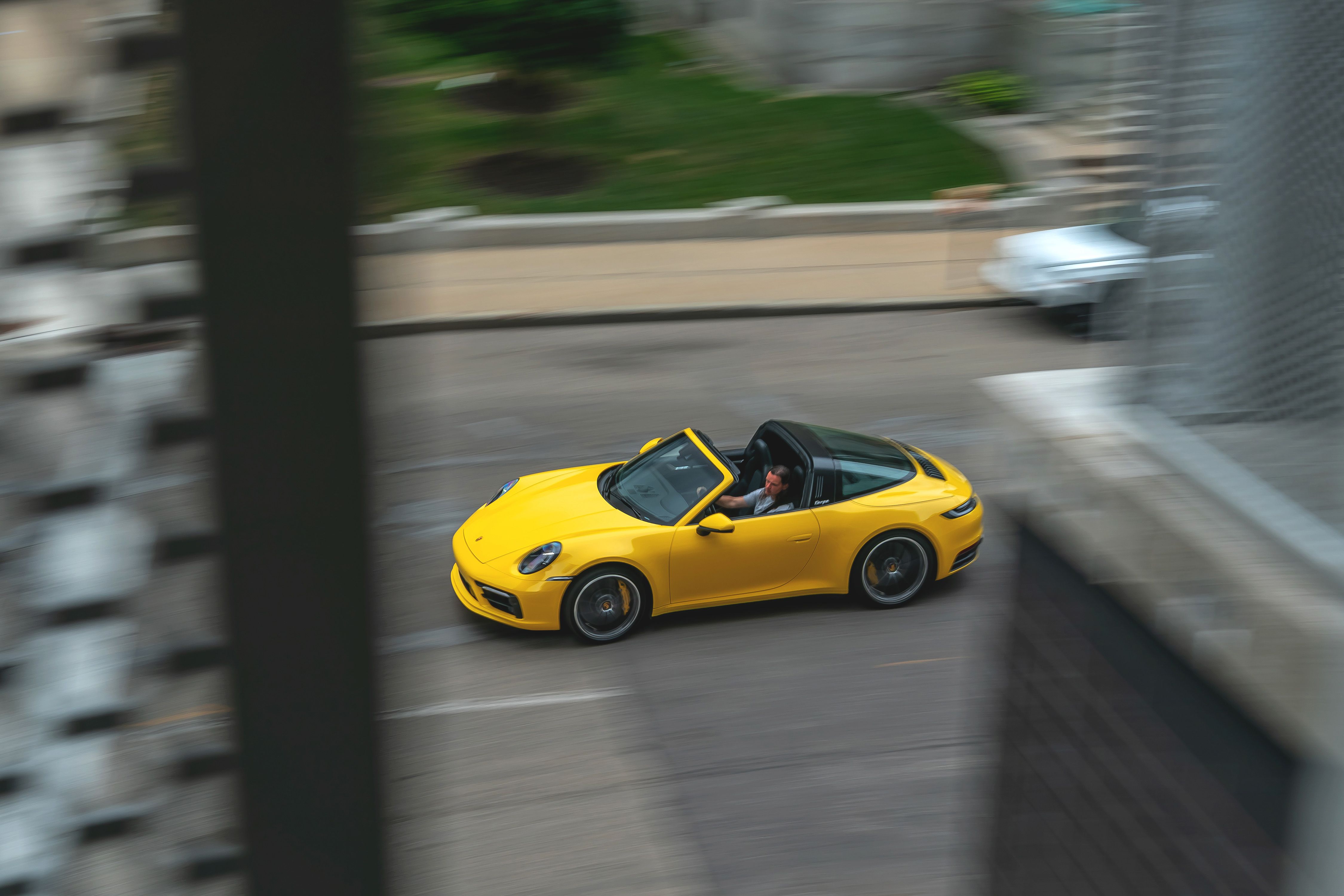 Porsche 911 Targa Р¶РµР»С‚С‹Р№