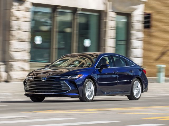 2021 toyota avalon limited awd front