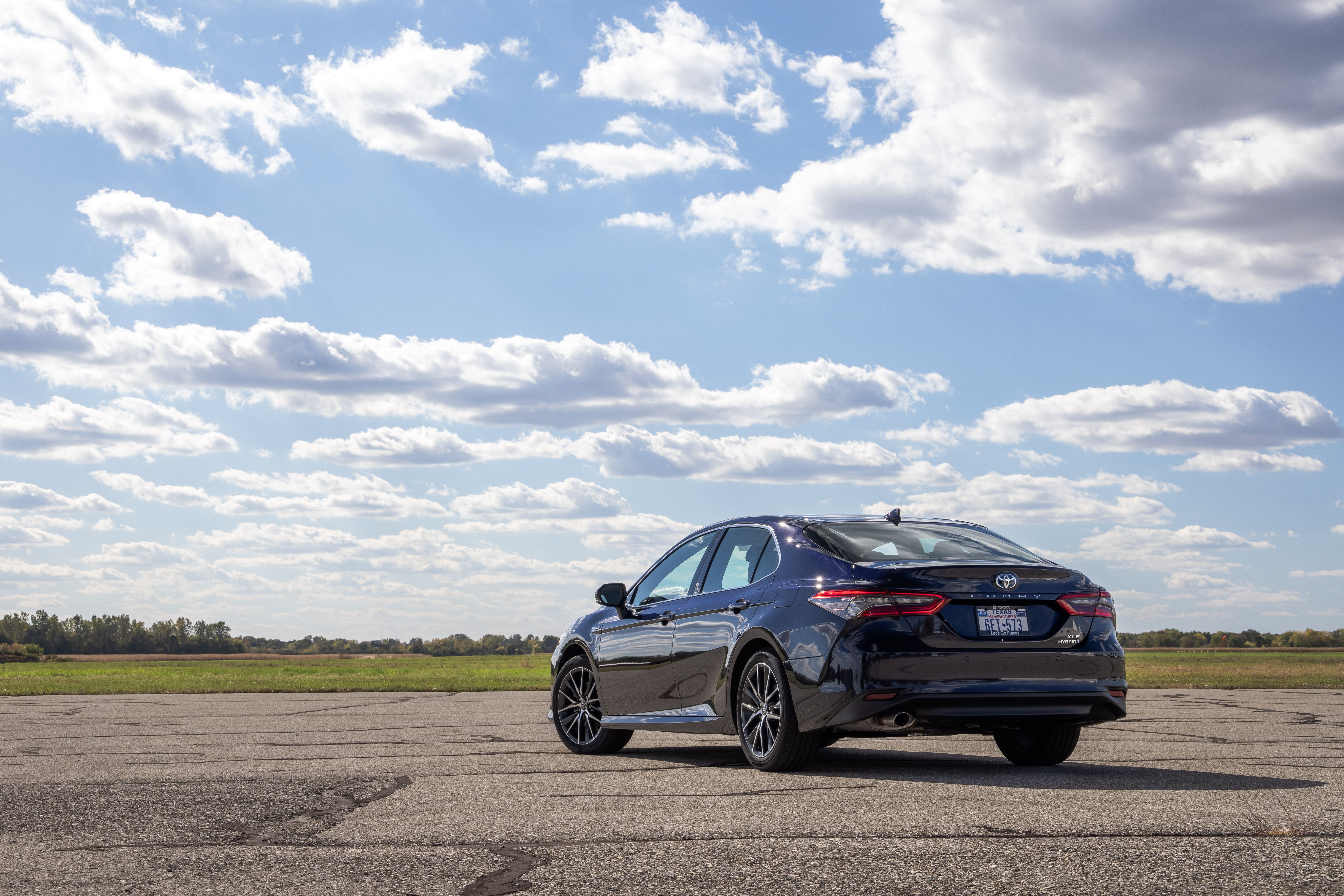 2021 camry deals hybrid horsepower