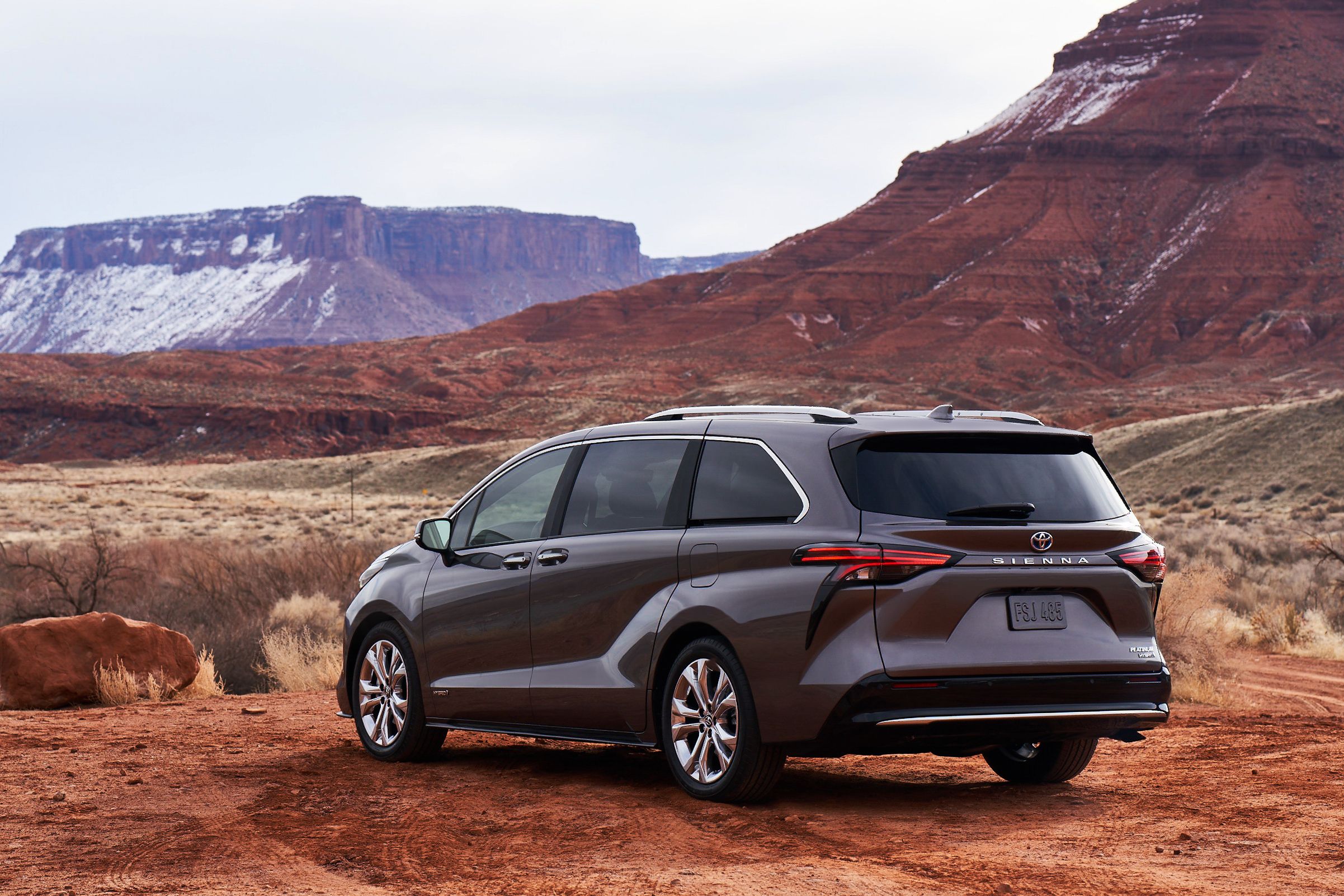 2021 Toyota Sienna Hybrid Review, Pricing, and Specs