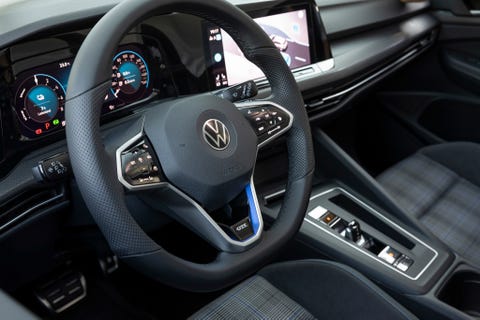 View Photos of the 2021 Volkswagen Golf GTE