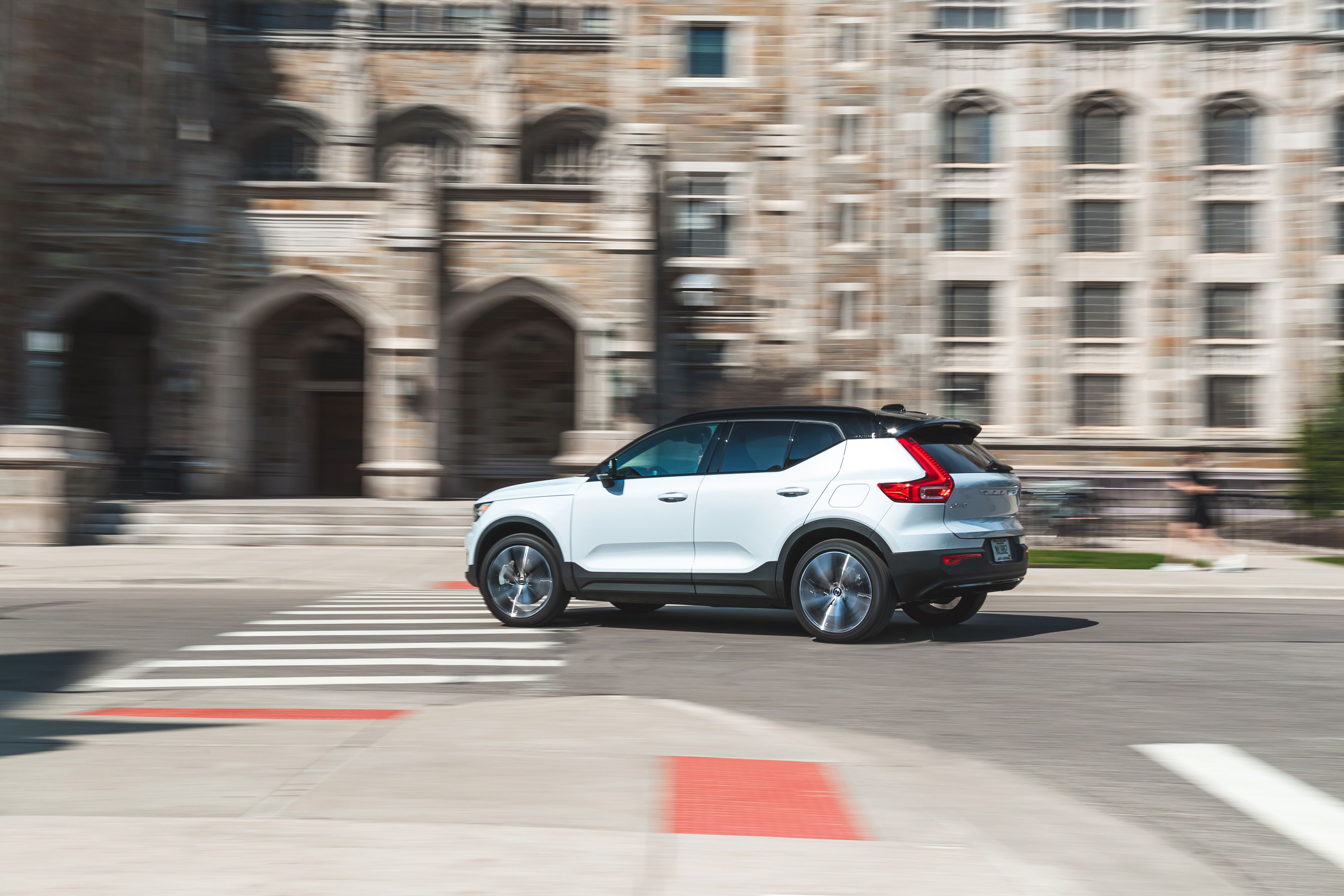 2021 volvo deals xc40 recharge p8