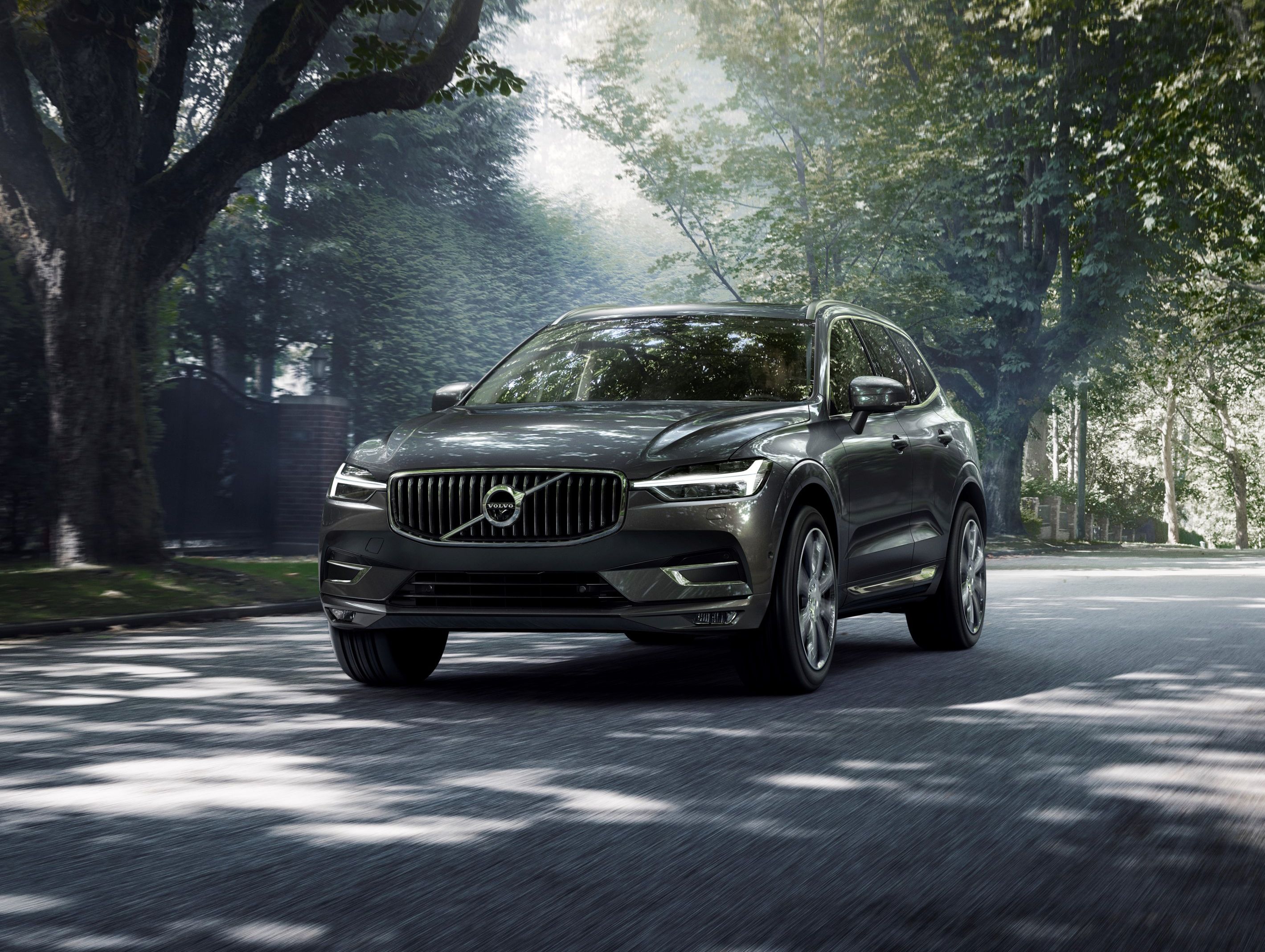2021 Volvo XC60 Review, Pricing, and Specs