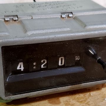 1980 pontiac bonneville digital clock
