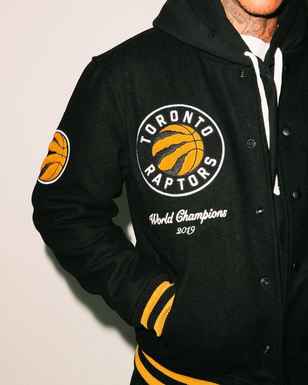 Drake's jacket is lined with an old Raptors jersey (PHOTO