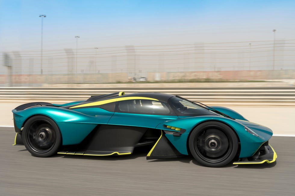 2022 aston martin valkyrie